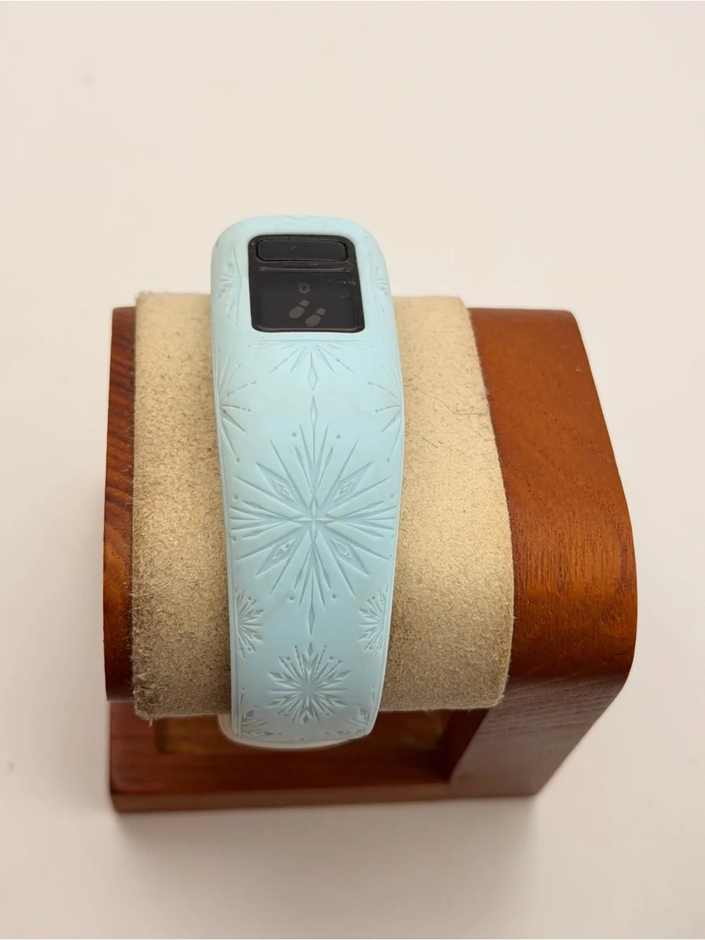 Garmin Vivofit JR. 2, new batteries, Frozen theme, Kids Smartwatch